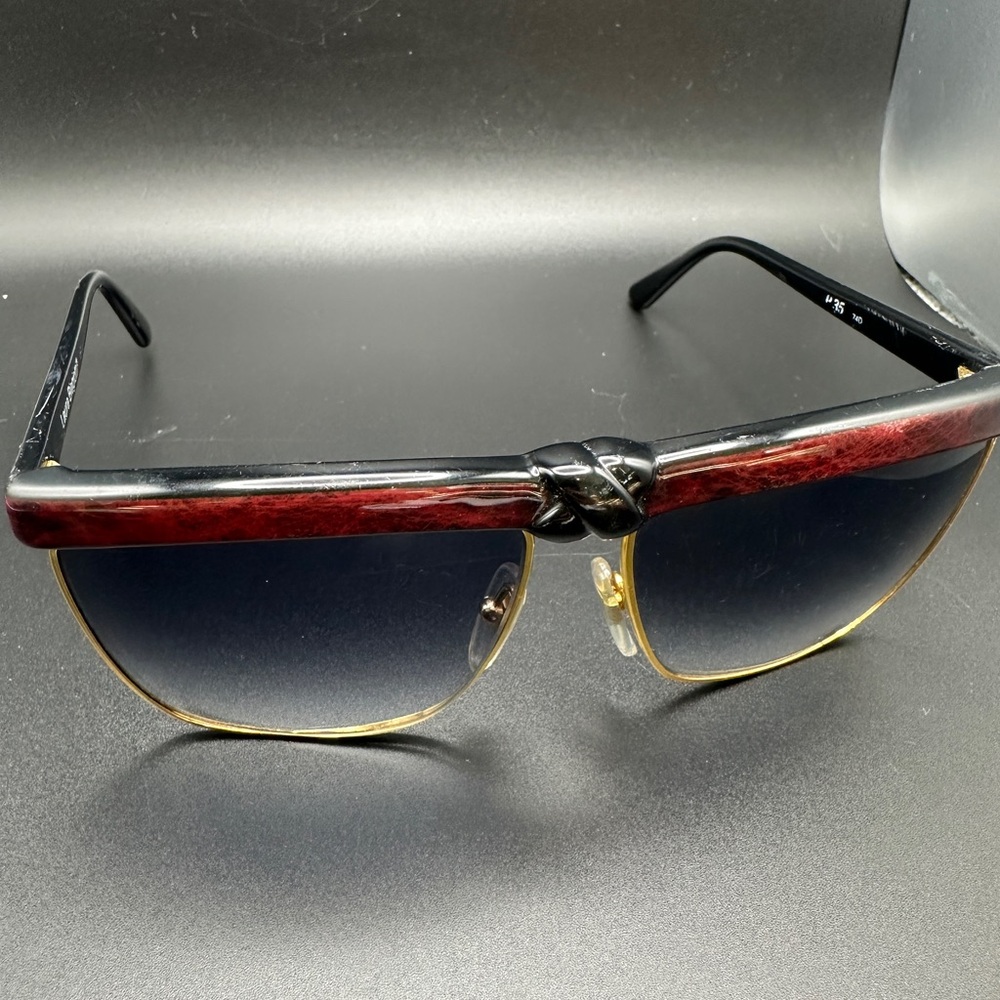 Vintage Laura Biagiotti Sunglasses Retro Black Gold P35 74D